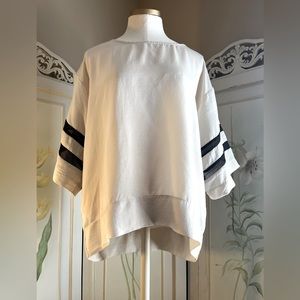 Bobeau top with mesh sleeve detail size M